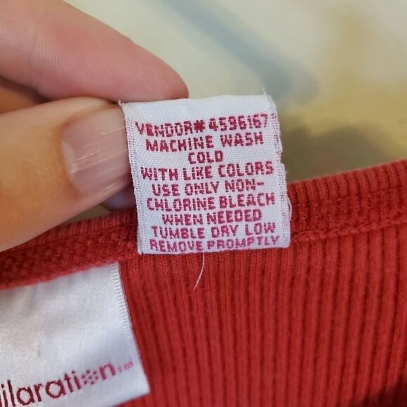 Red 3/4th Sleeve Henley Clasp Shirt - Picture 8 of 9